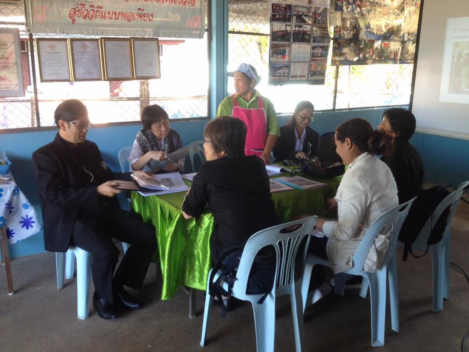 คณะทำงานคัดเลือกเกษตรกรดีเด่น ..ชมภาพ