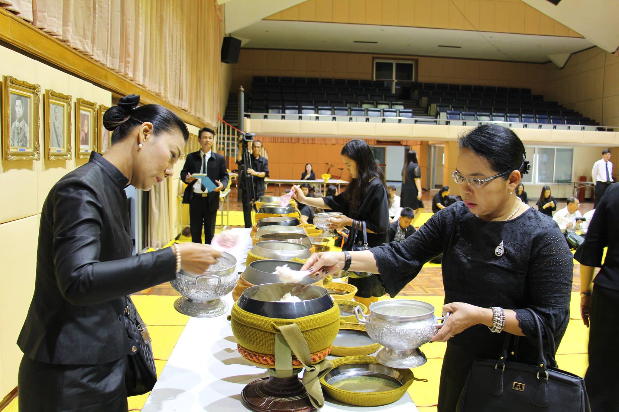 เนื่องในพระราชพิธีทรงบำเพ็ญพระ..ชมภาพ