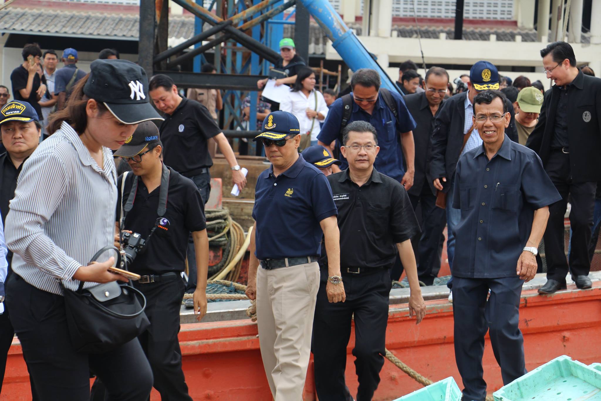 ปลัดฯ ก.เกษตร นำทีมลงพื้นที่ตร..ชมภาพ