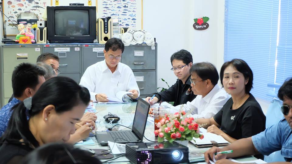 นายมาโนช รุ่งราตรี ผู้ตรวจราชก..ชมภาพ