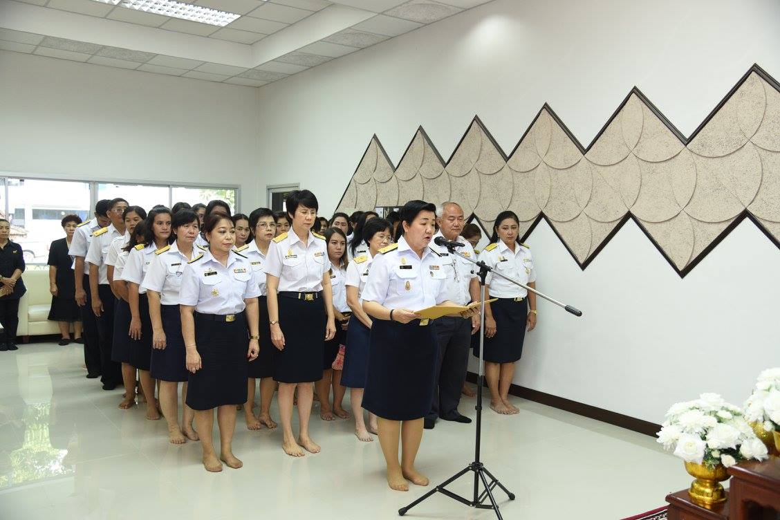 โครงการประดิษฐ์ดอกไม้จันทน์ เพ..ชมภาพ