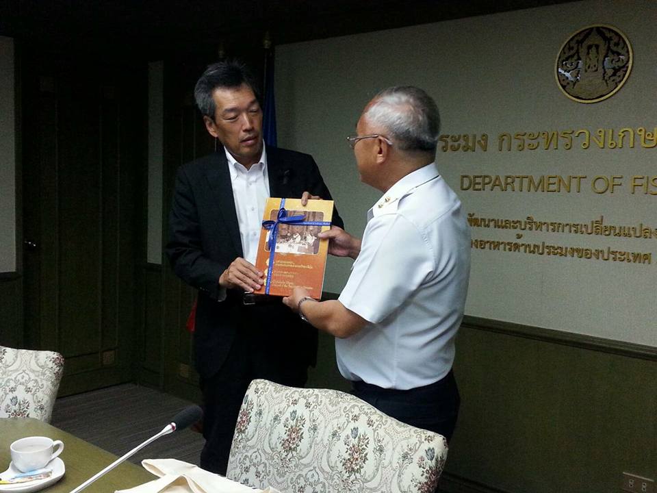 Mr. Katsuhiko Fujiwara นำคณะผู..ชมภาพ