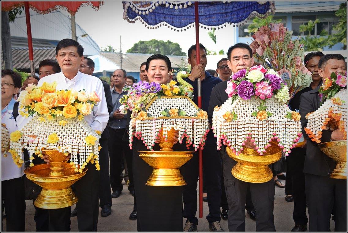 นางอุมาพร พิมลบุตร รองอธิบดีกร..ชมภาพ