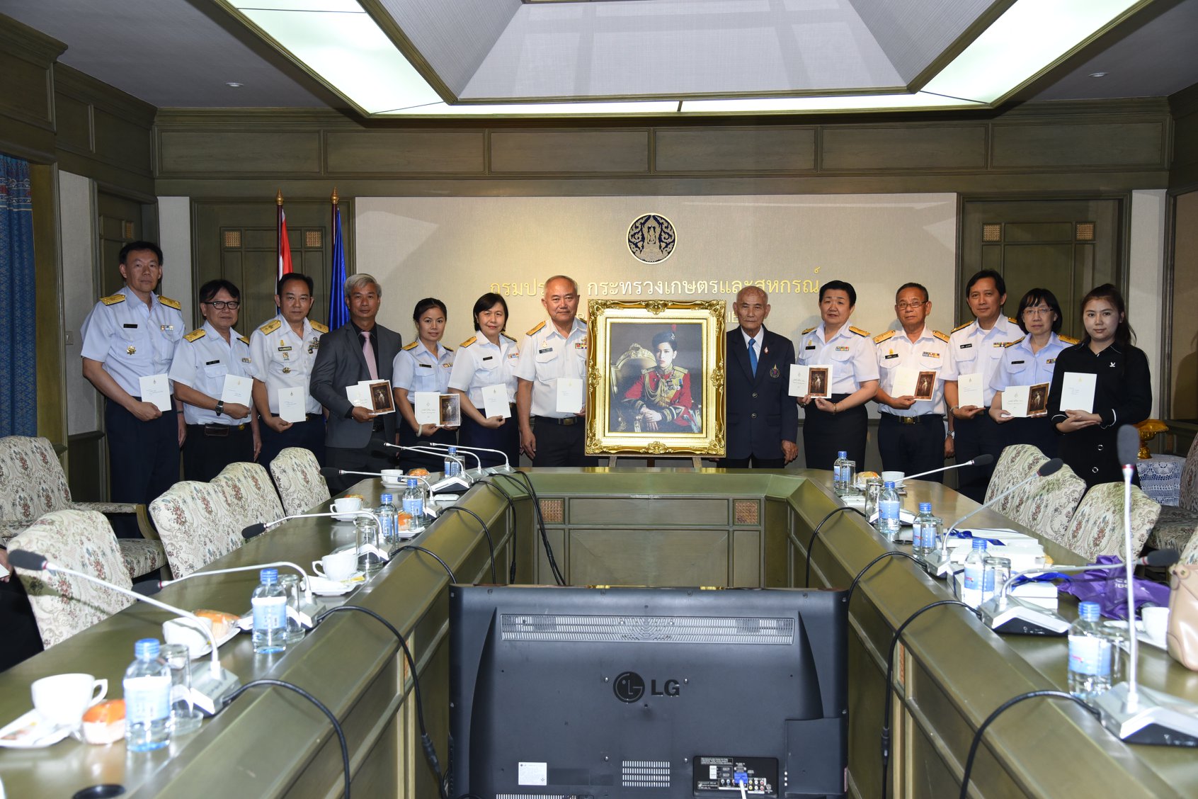 นางอุมาพร พิมลบุตร รองอธิบดีกร..ชมภาพ