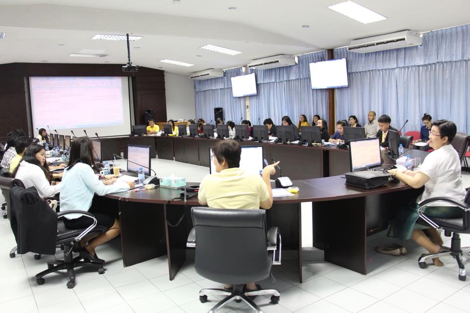 นางอุมาพร พิมลบุตร รองอธิบดีกร..ชมภาพ