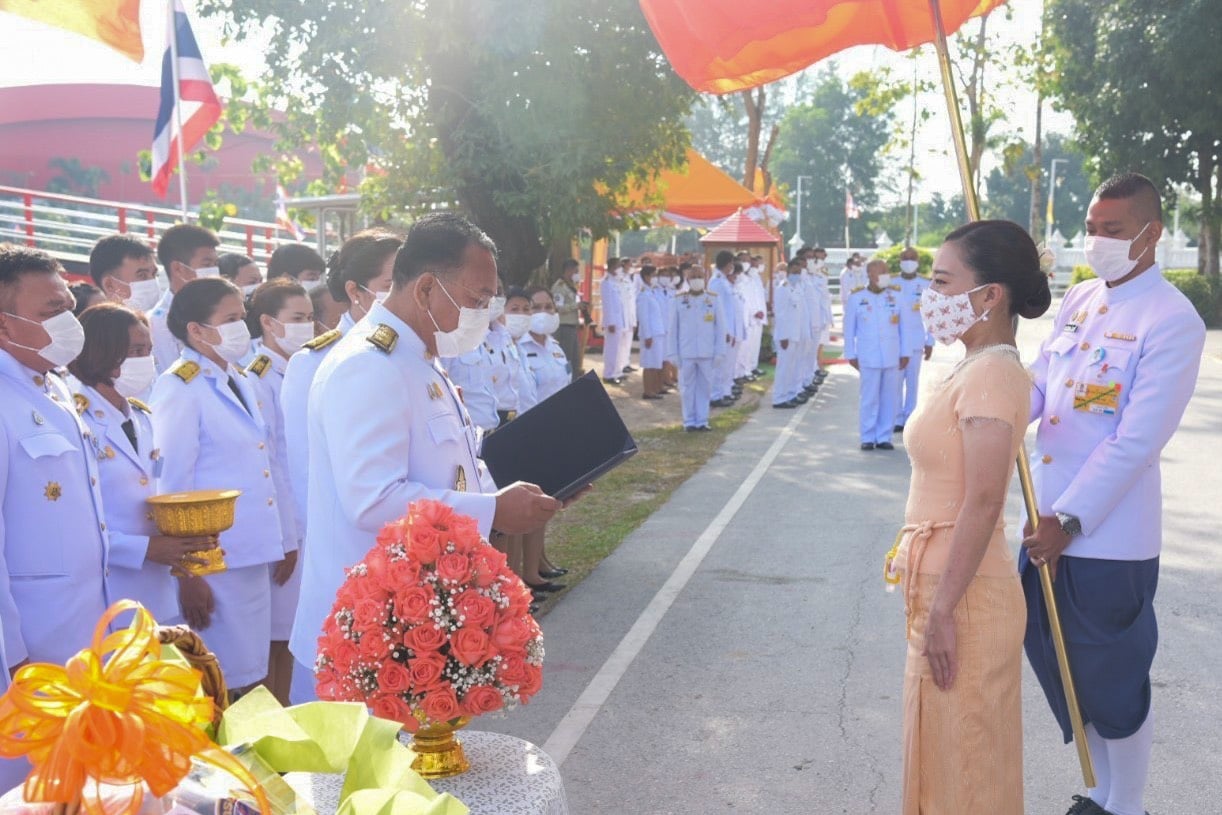 เสด็จไปทรงปล่อยพันธุ์ปลาไทย ณ ..ชมภาพ