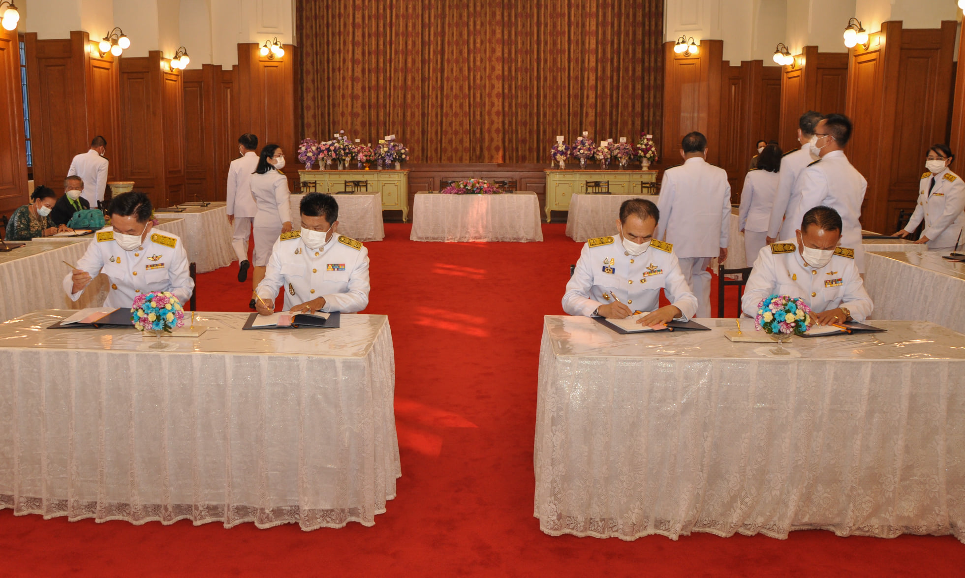 คณะผู้บริหารกรมประมง ทูลเกล้าฯ..ชมภาพ