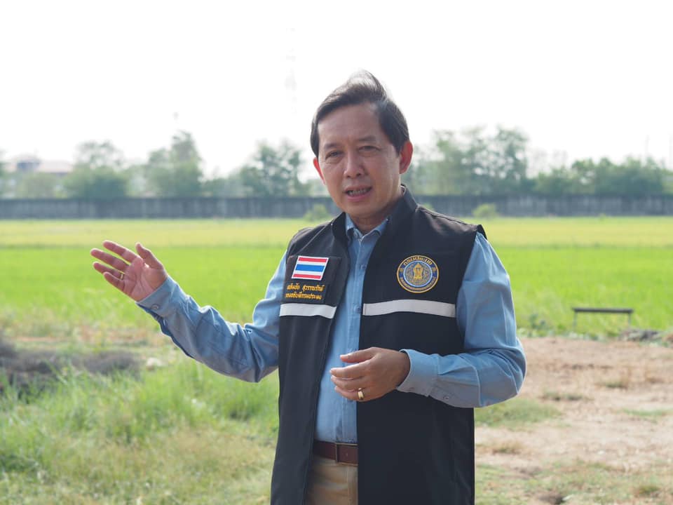 นายเฉลิมชัย สุวรรณรักษ์ รองอธิ..ชมภาพ