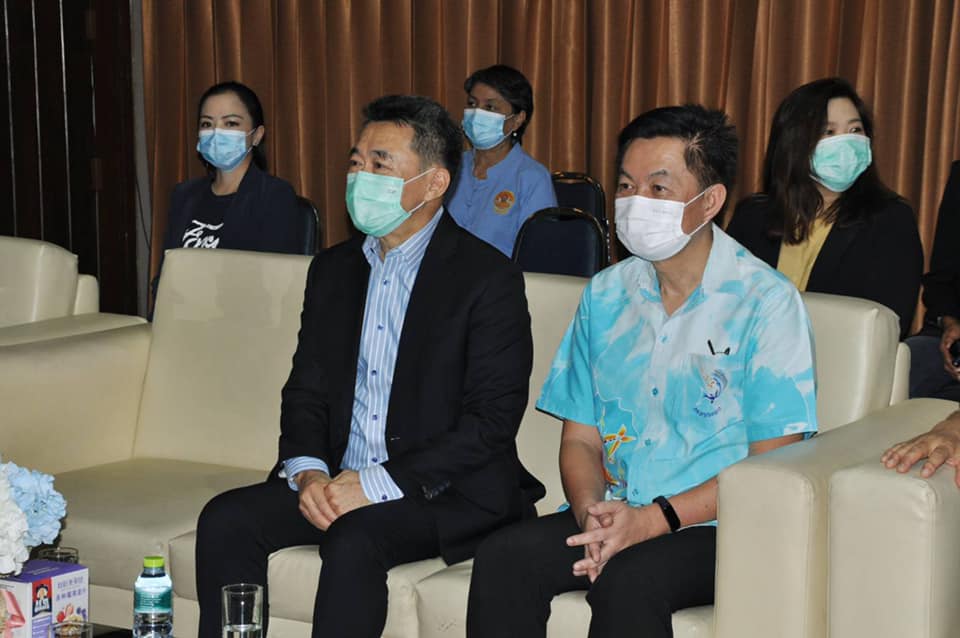 พิธีมอบทุนการศึกษาแก่บุตร - ธิ..ชมภาพ