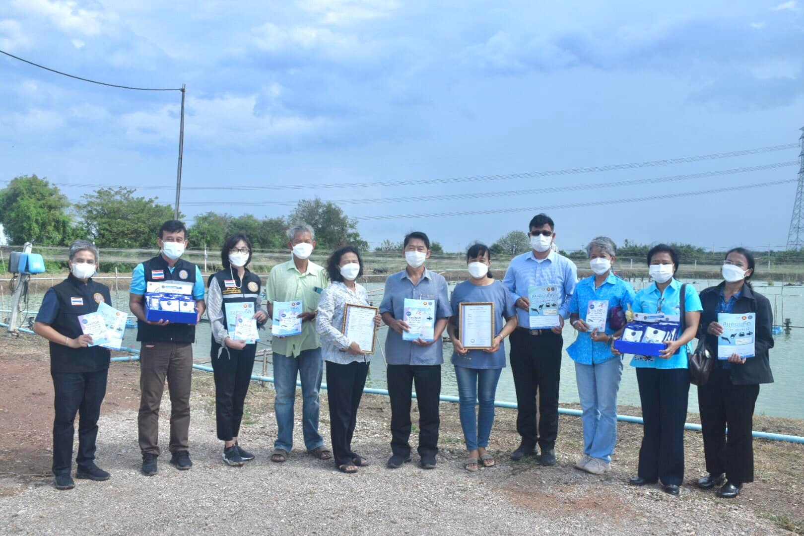 กรมประมงมอบใบรับรองมาตรฐานสินค..ชมภาพ