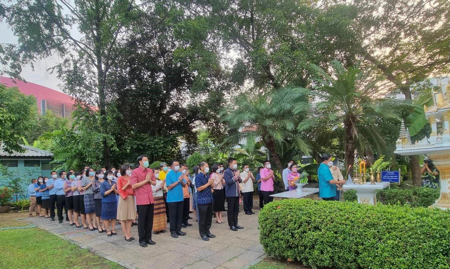 พิธีสักการะสิ่งศักดิ์สิทธิ์ประ..ชมภาพ