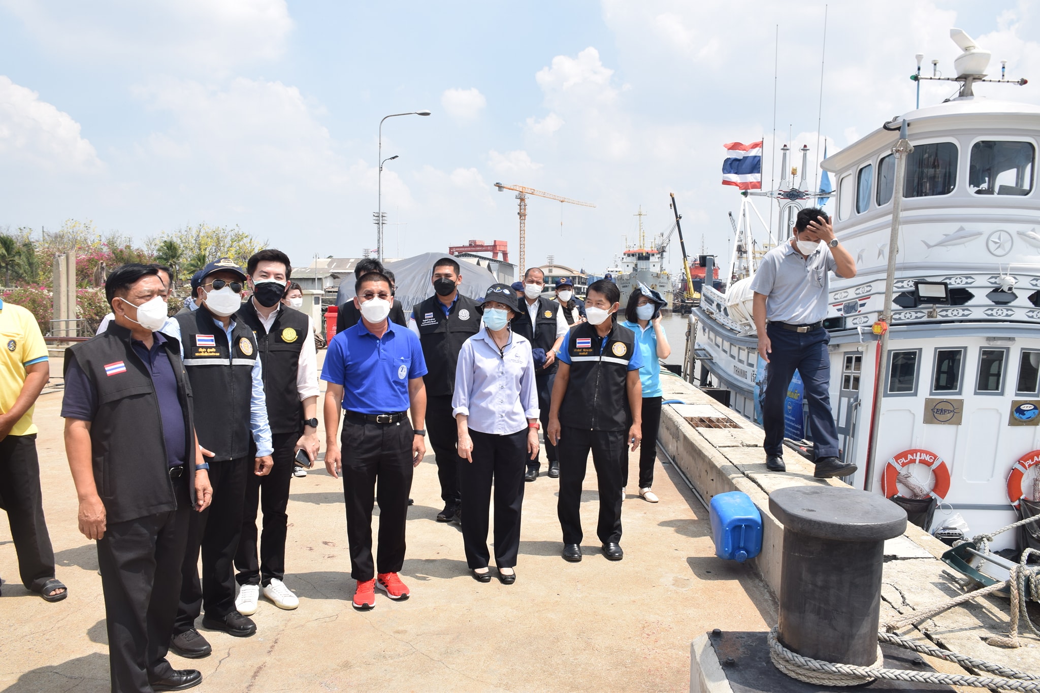 นายอลงกรณ์ พลบุตร ที่ปรึกษารัฐ..ชมภาพ