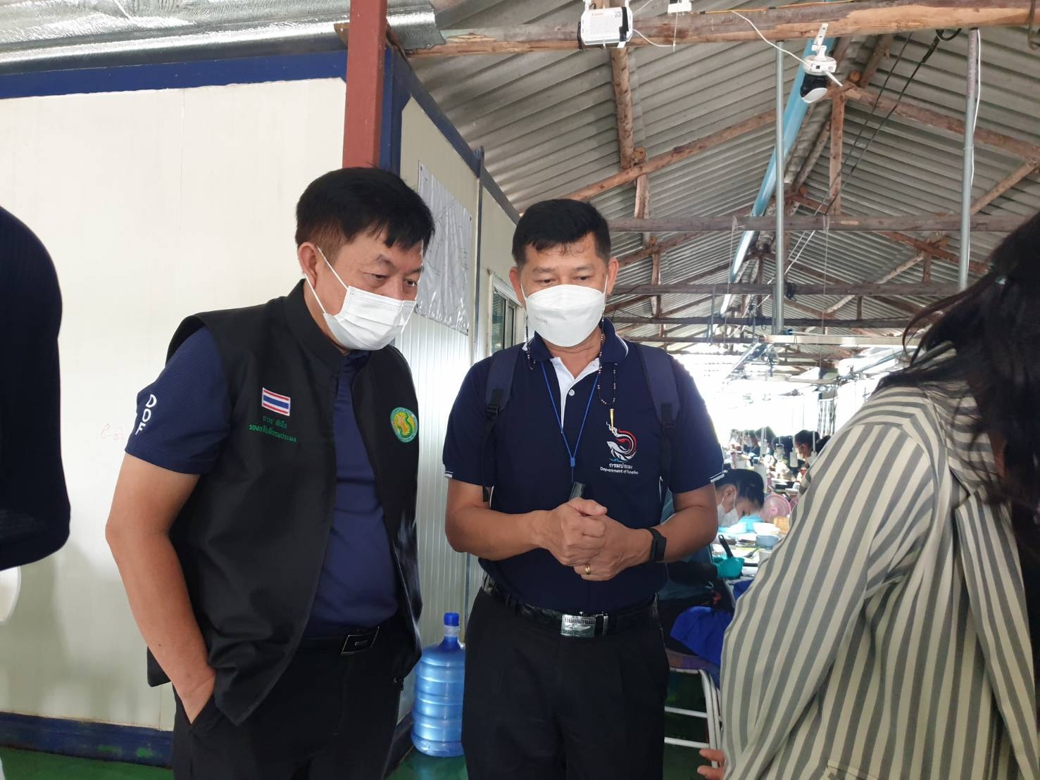  ณ ฟาร์มเลี้ยงหอยมุกของบริษัท ..ชมภาพ