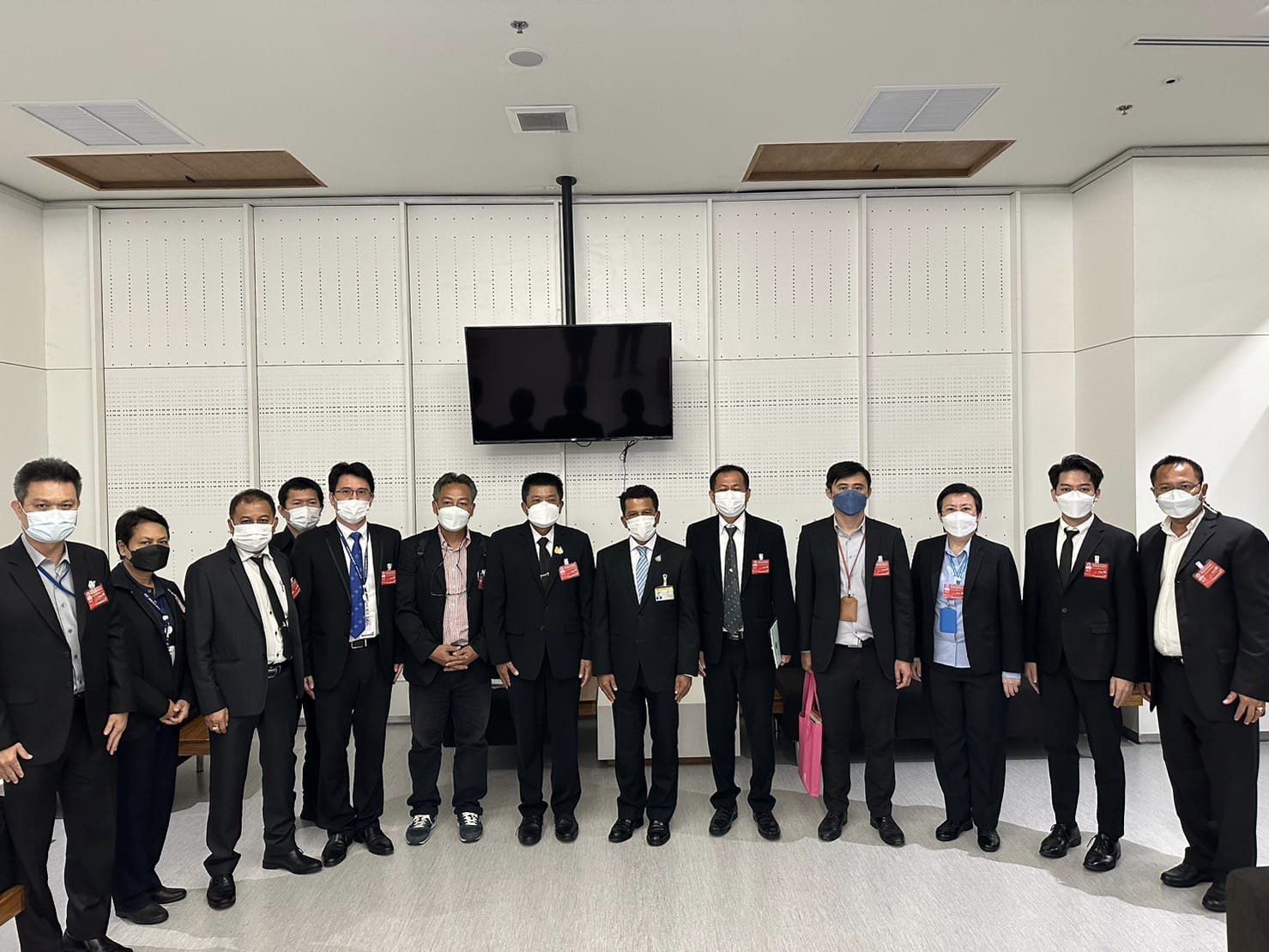 เข้าร่วมการประชุมพิจารณาศึกษา ..ชมภาพ