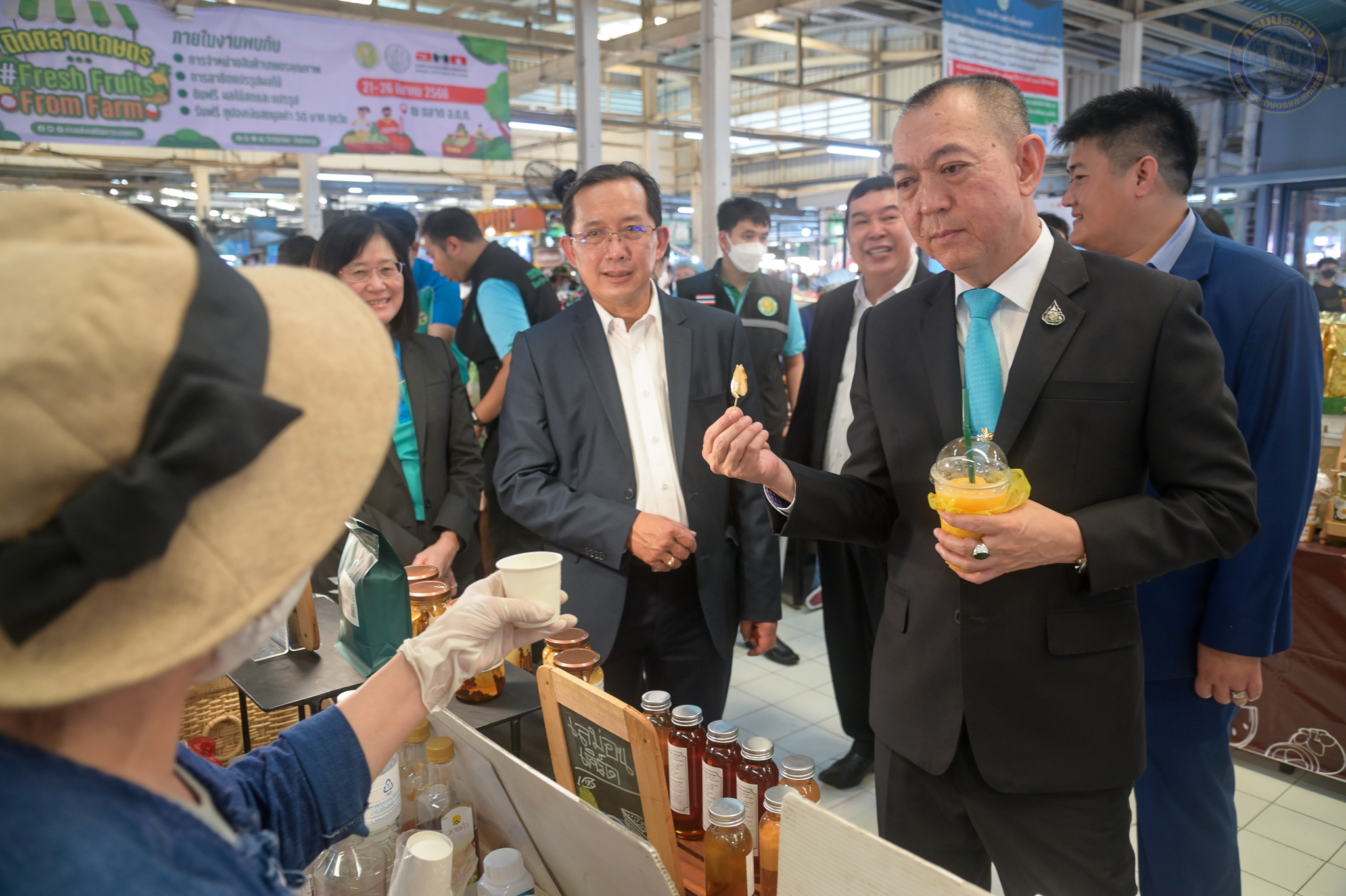 ร่วมพิธีงานติดตลาดเกษตร...Fres..ชมภาพ