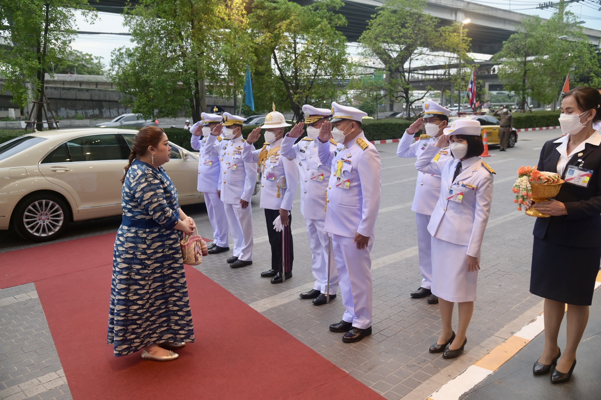 สมเด็จพระเจ้าน้องนางเธอ เจ้าฟ้..ชมภาพ