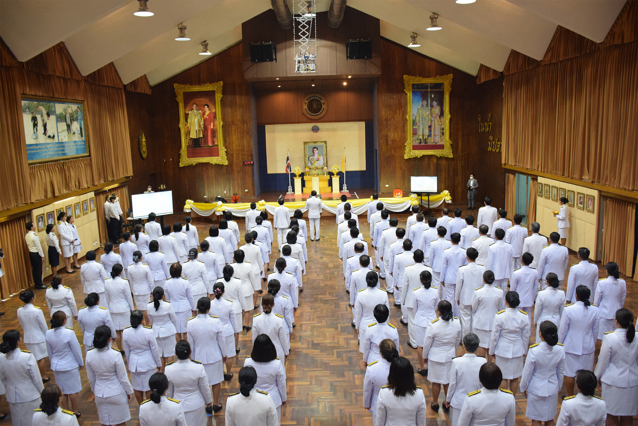 ร่วมพิธีถวายสัตย์ปฏิญาณเพื่อเป..ชมภาพ
