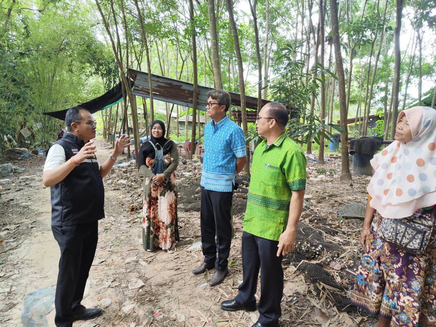 ลงพื้นที่ตรวจเยี่ยมเกษตรกรที่เ..ชมภาพ