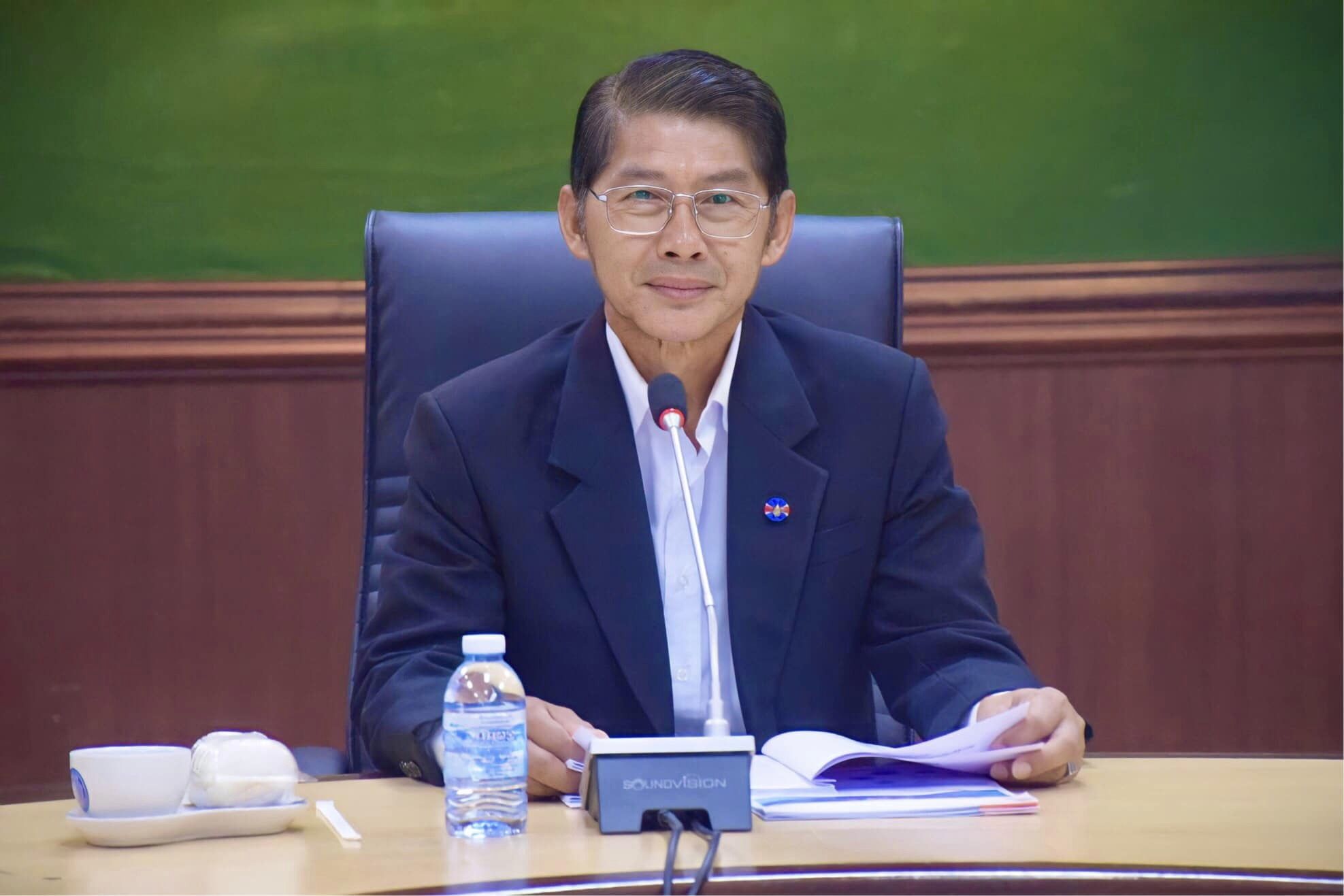 นายประพันธ์ ลีปายะคุณ รองอธิบด..ชมภาพ