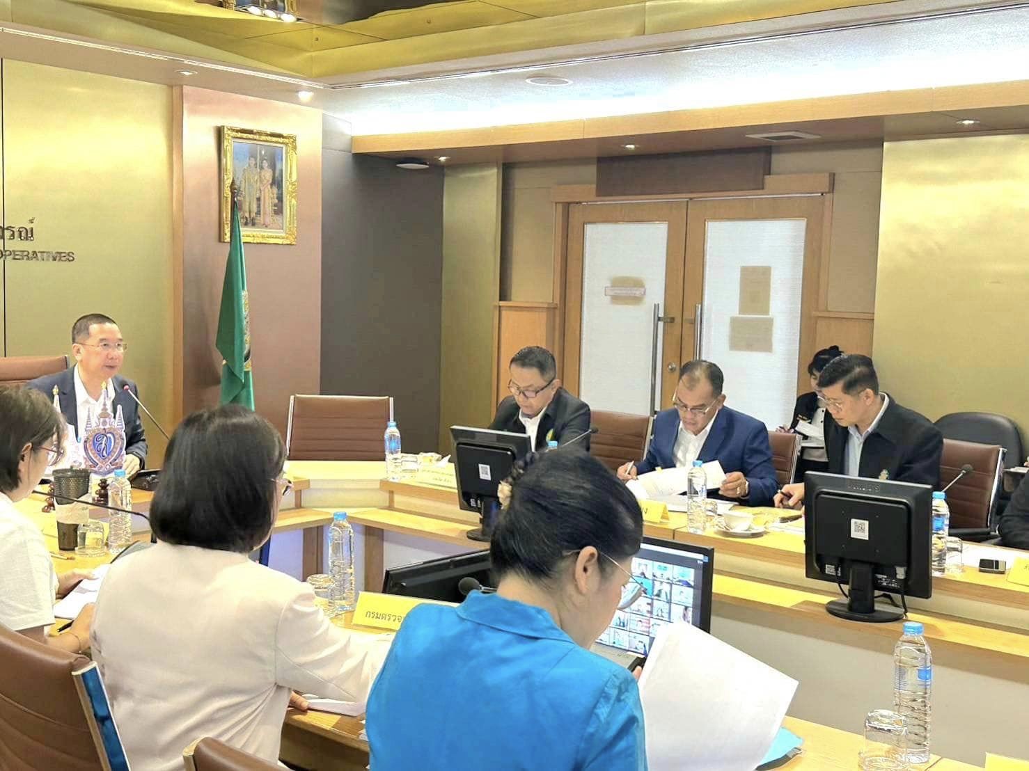 เข้าร่วมประชุมคณะอนุกรรมการพัฒ..ชมภาพ