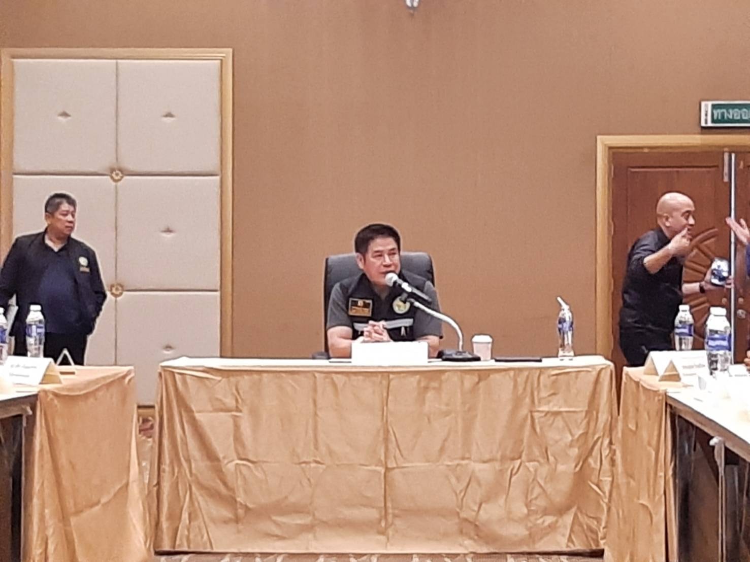 ณ ห้องประชุมตลาดทะเลไทย อำเภอเ..ชมภาพ