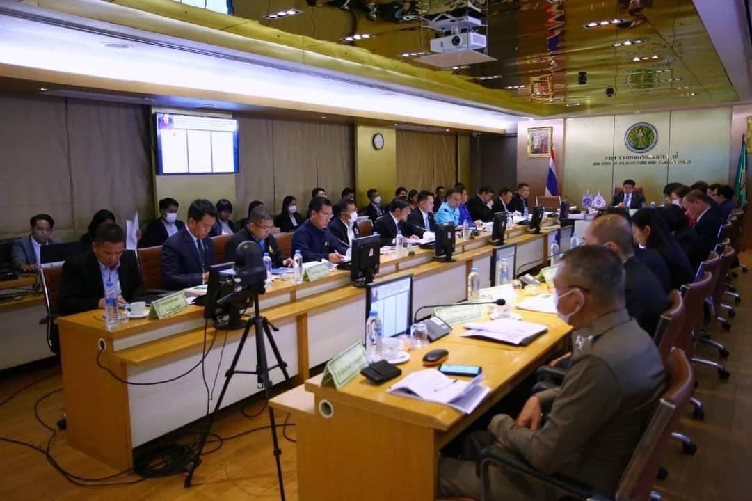 ร่วมประชุมคณะกรรมการป้องกันและ..ชมภาพ