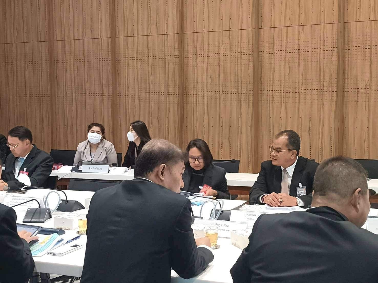 ร่วมประชุมกับคณะอนุกรรมาธิการใ..ชมภาพ