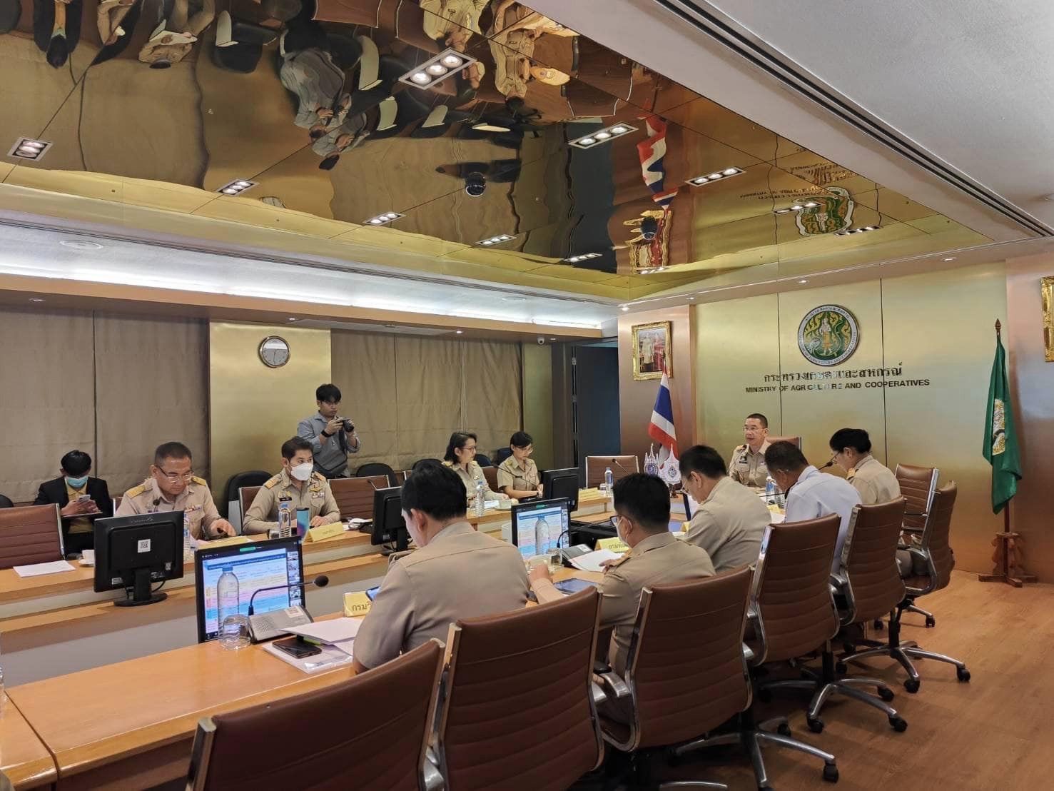 ณ ห้องประชุมสำนักตรวจราชการ (ห..ชมภาพ