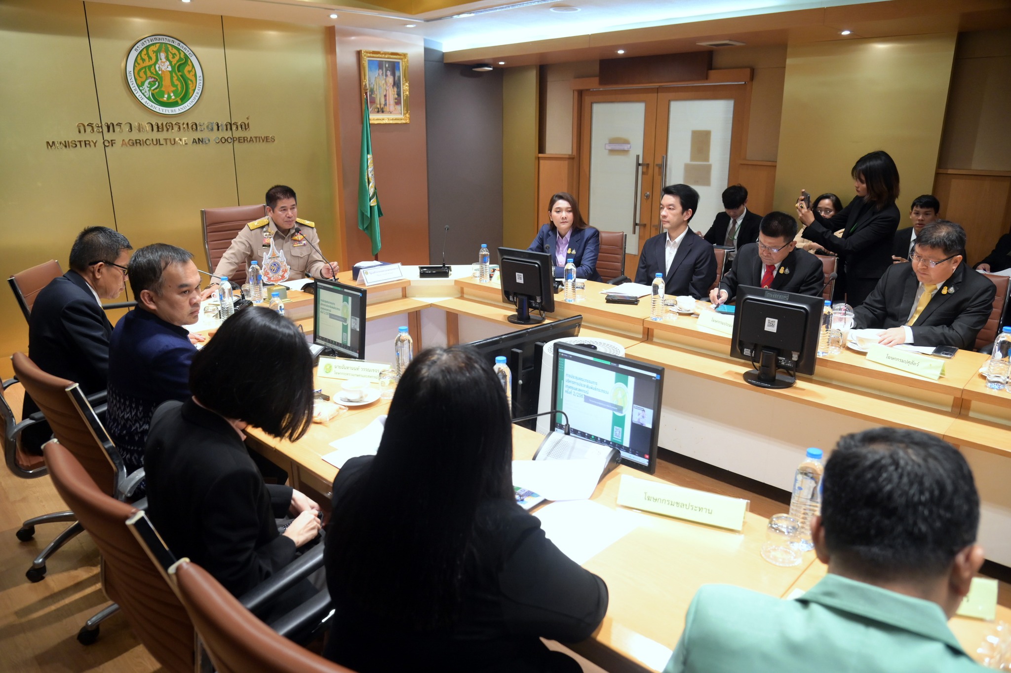 การประชุมคณะกรรมการบริหารการปร..ชมภาพ