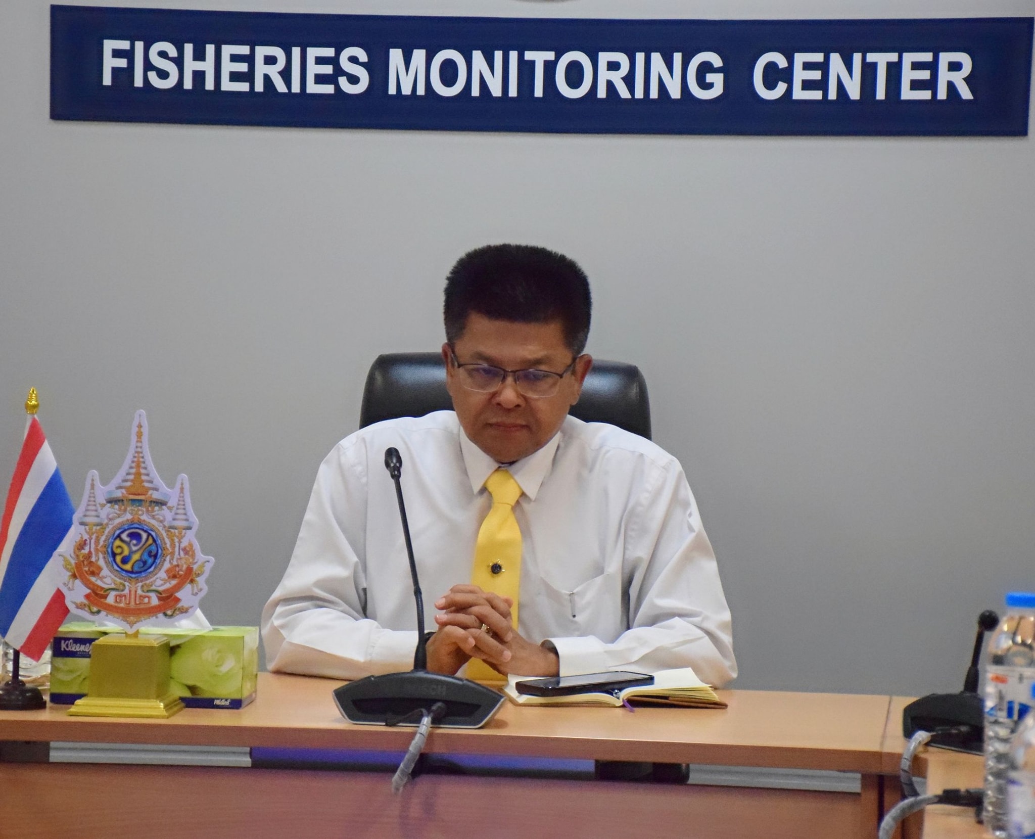 ณ ห้องประชุมศูนย์ปฏิบัติการเฝ้..ชมภาพ