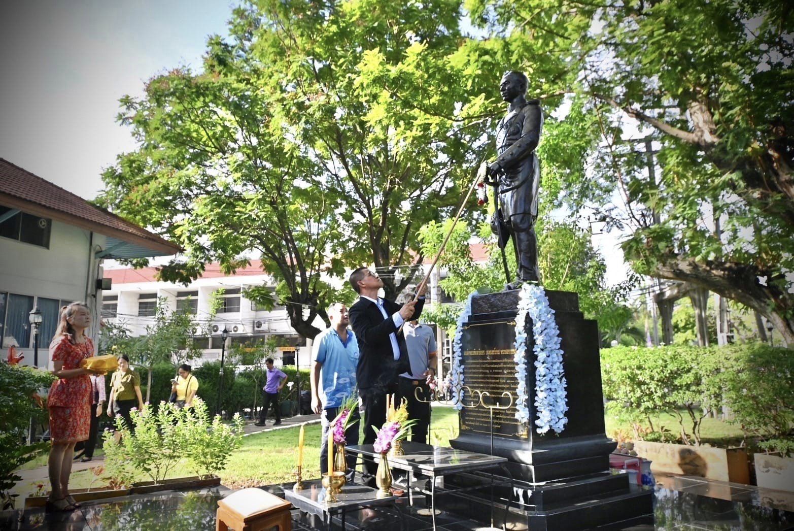 นายสุวัฐน์ วงศ์สุวัฒน์ รองอธิบ..ชมภาพ