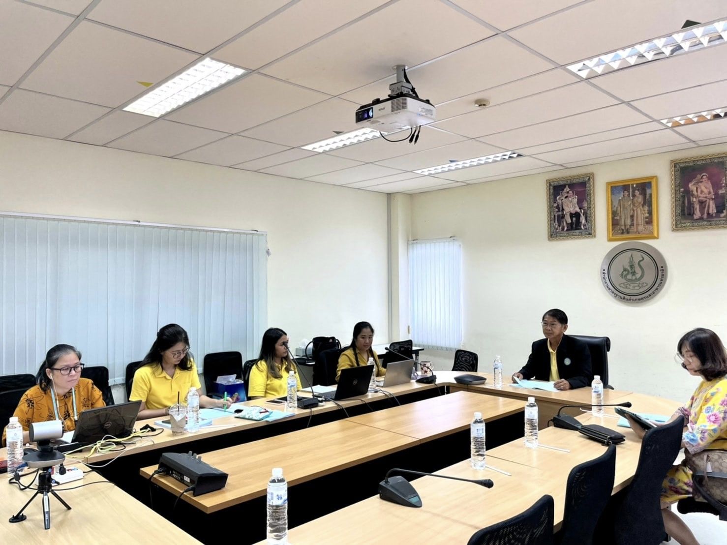 ณ ห้องประชุม 321 สำนักงานมาตรฐ..ชมภาพ