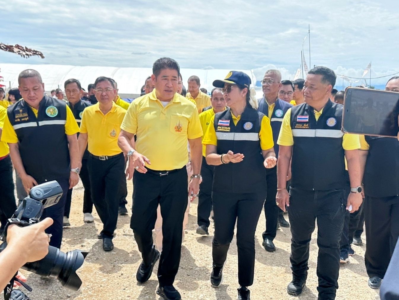 ณ โครงการอ่างเก็บน้ำห้วยหมู หม..ชมภาพ