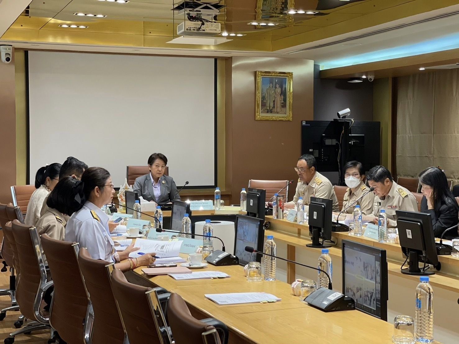 ร่วมประชุมคณะกรรมการอำนวยการจั..ชมภาพ