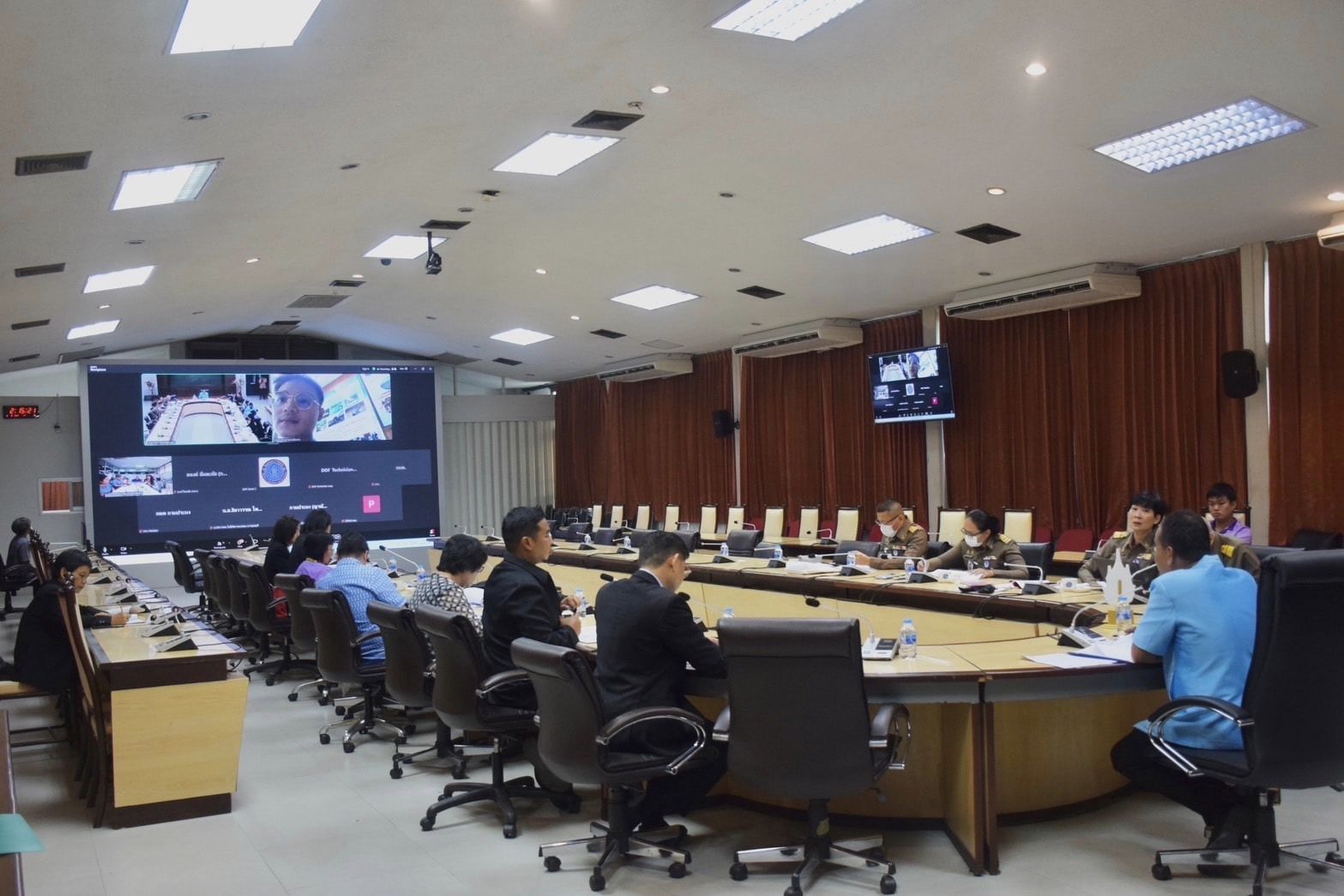 การประชุมคณะกรรมการดำเนินงานโค..ชมภาพ