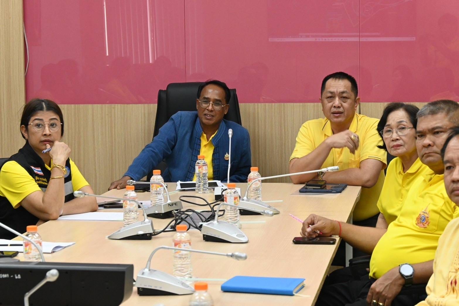 ร่วมประชุมการย้ายสถานที่ศูนย์แ..ชมภาพ