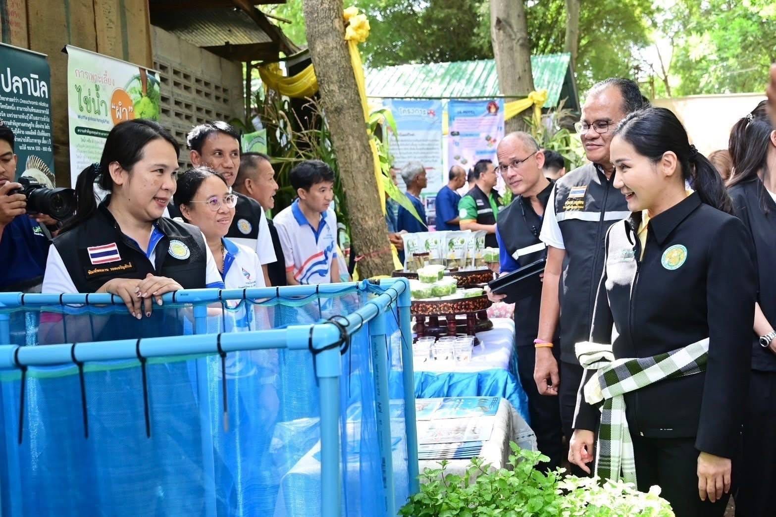 ร่วมพิธีเปิดงาน ”Kick Off มาตร..ชมภาพ