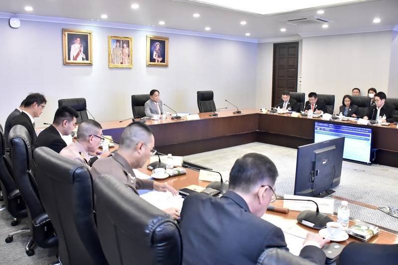 ร่วมประชุมคณะกรรมการนโยบายการป..ชมภาพ