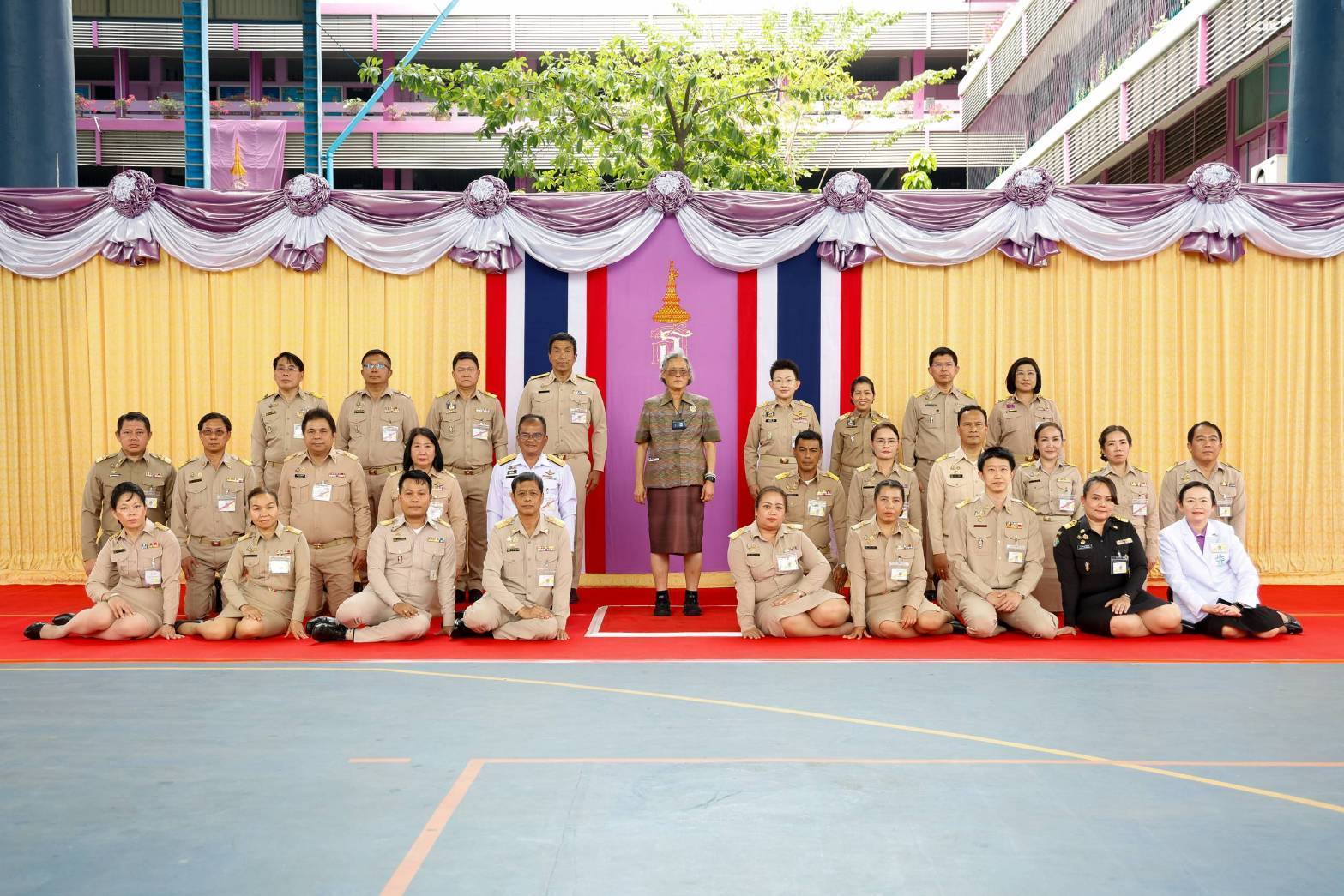 เฝ้ารับเสด็จ สมเด็จพระกนิษฐาธิ..ชมภาพ
