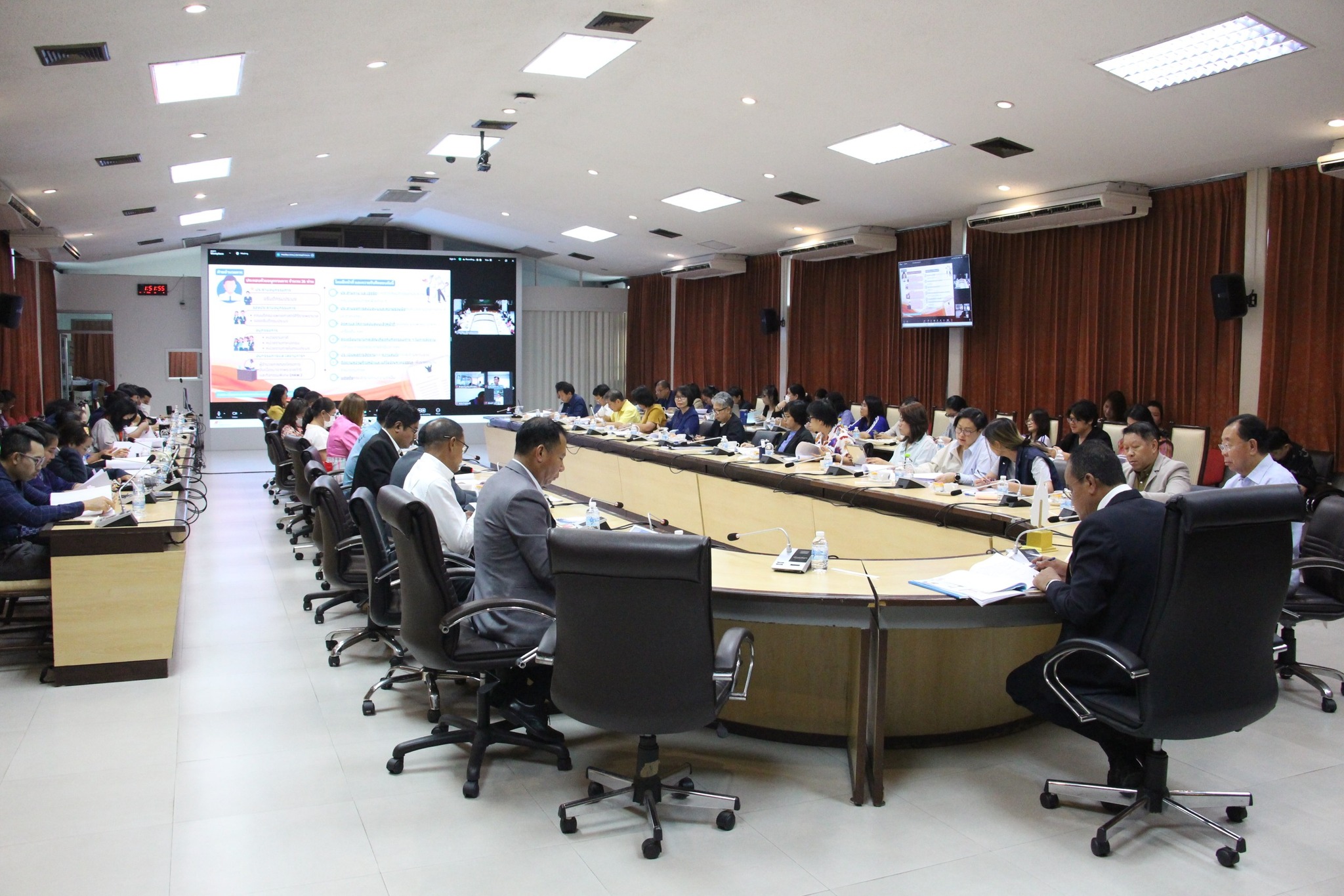 การประชุมคณะกรรมการจัดงานวันปร..ชมภาพ