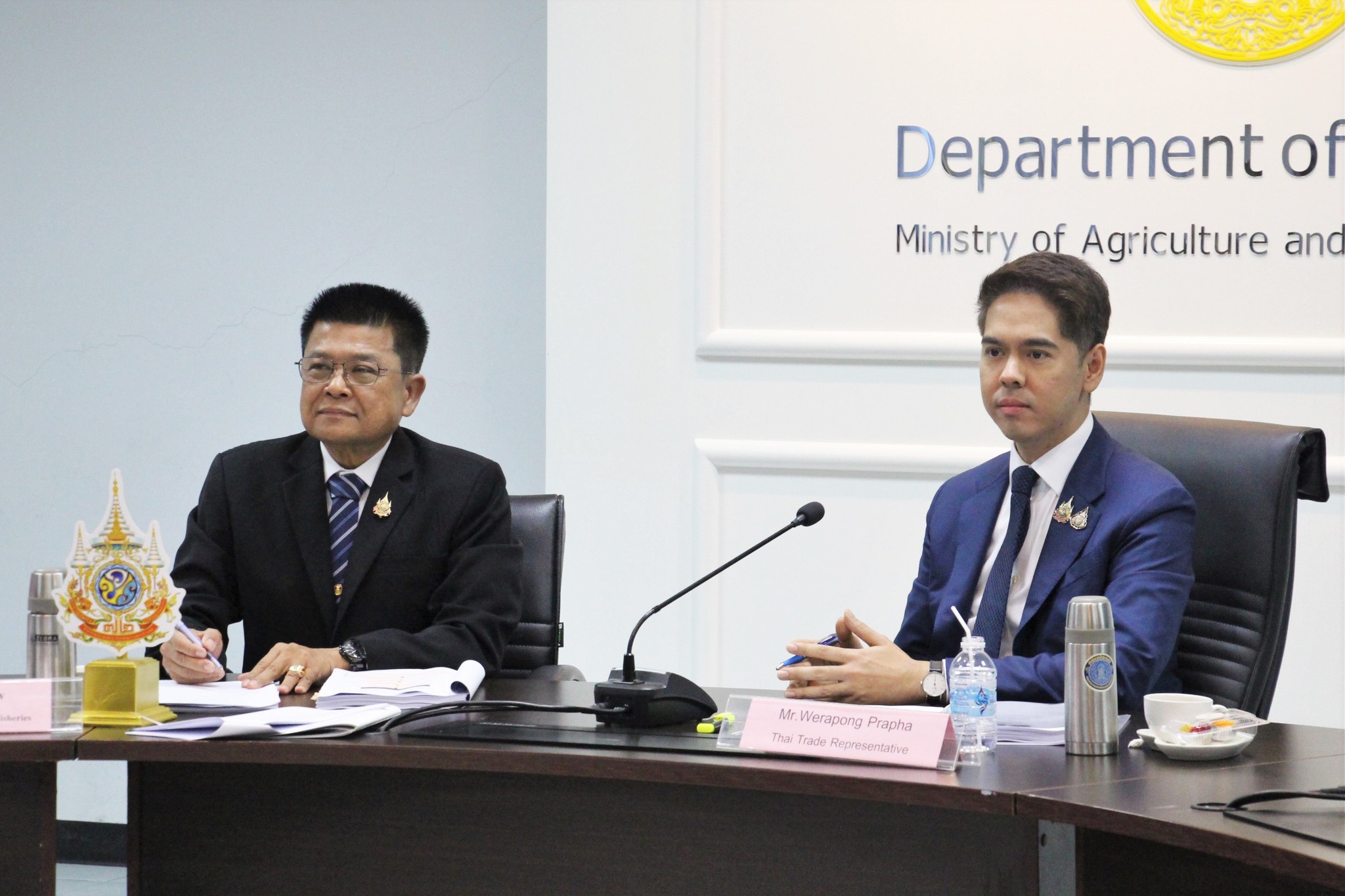 เข้าร่วมการประชุมในรูปแบบออนไล..ชมภาพ