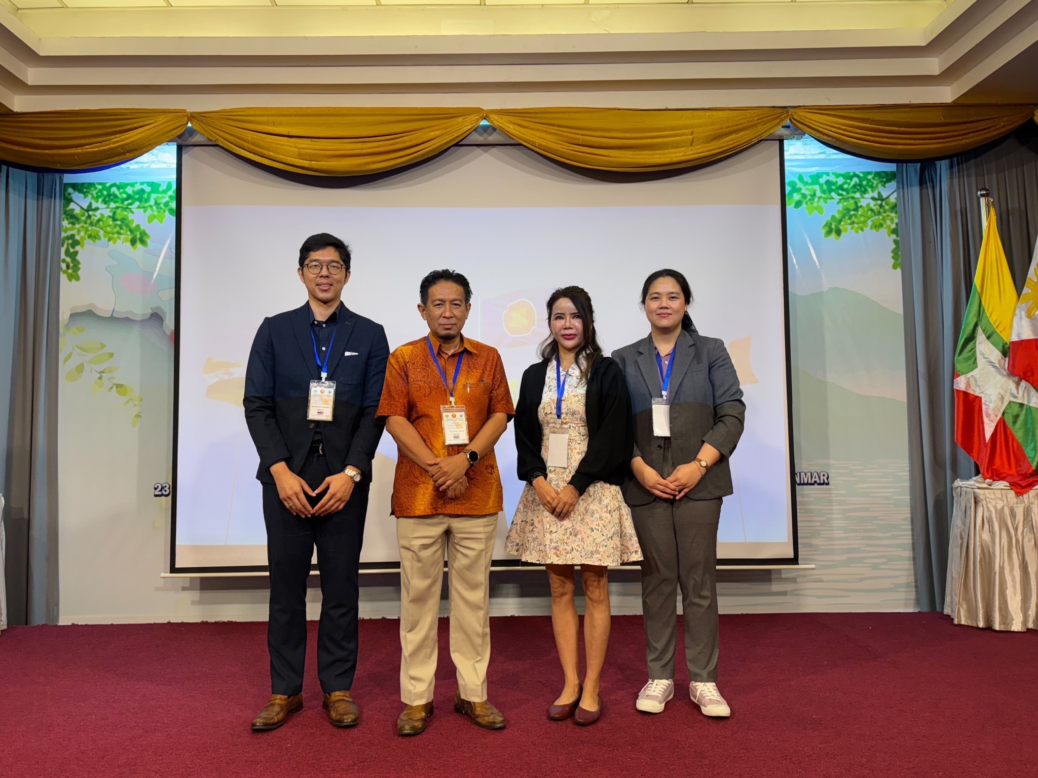  เข้าร่วมการประชุมคณะทำงานอาเซ