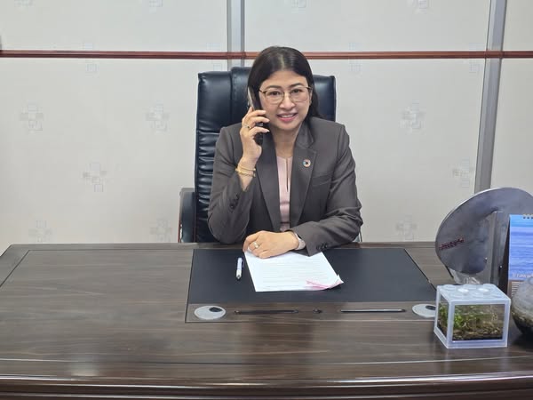 ให้สัมภาษณ์สื่อมวลชนผ่านทางโทร