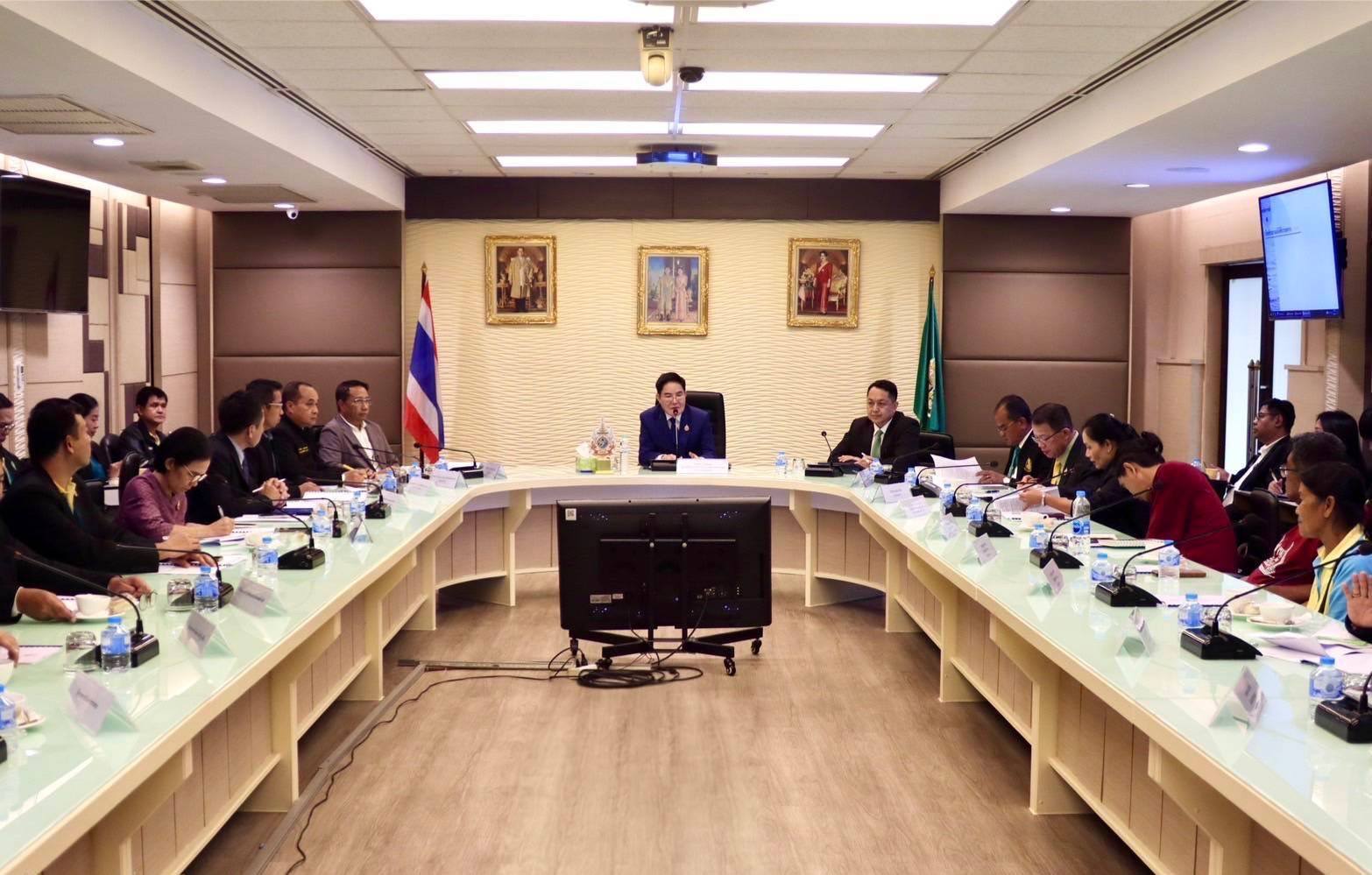 เข้าร่วมการประชุมคณะอนุกรรมการ..ชมภาพ