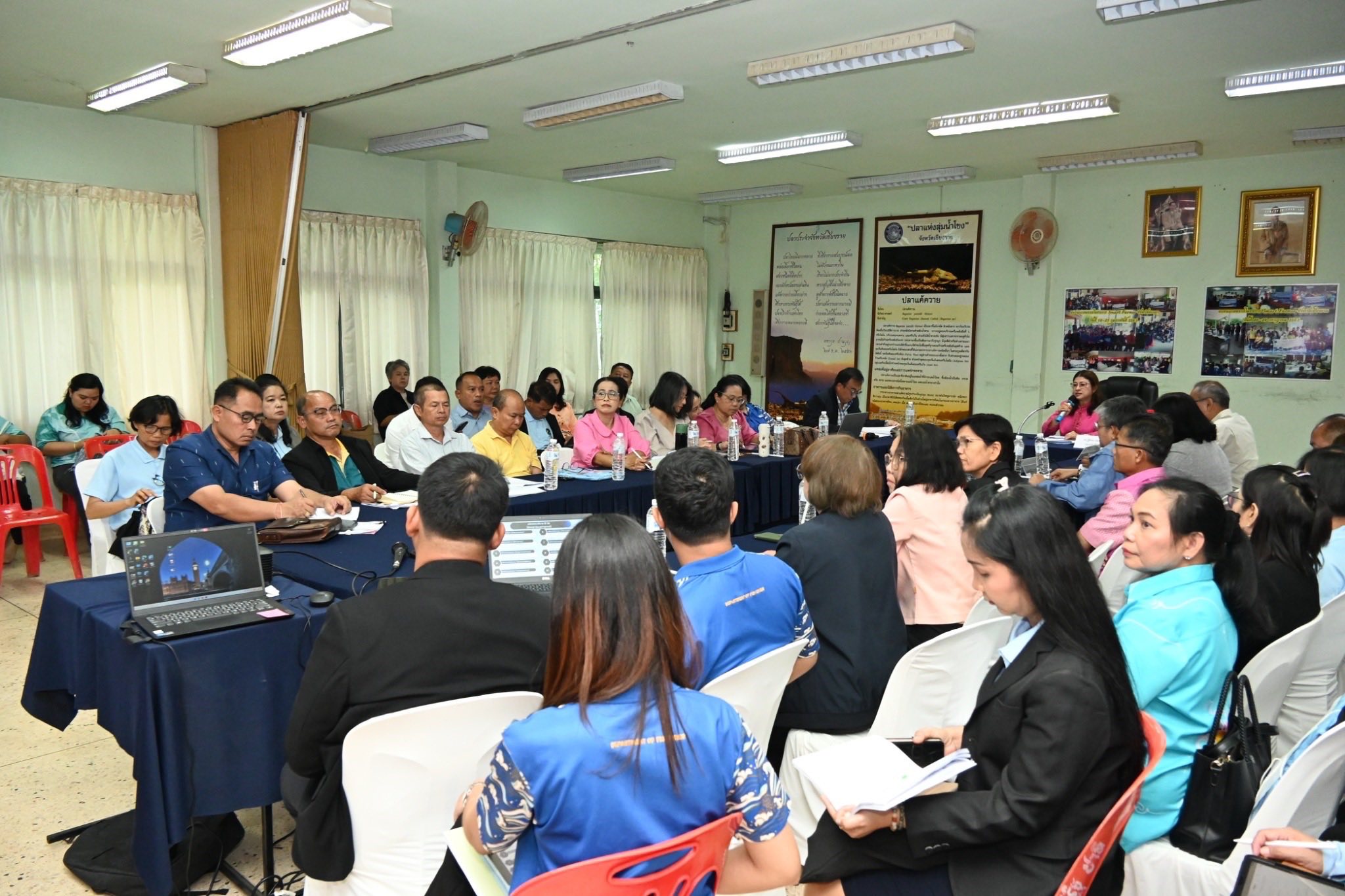 การประชุมหัวหน้าหน่วยงานในสังก..ชมภาพ