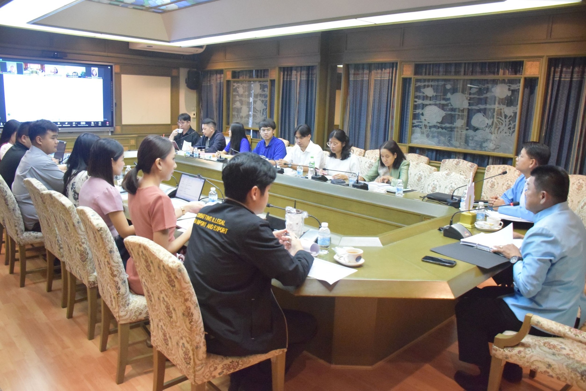 การประชุมคณะกรรมการมาตรการทางป