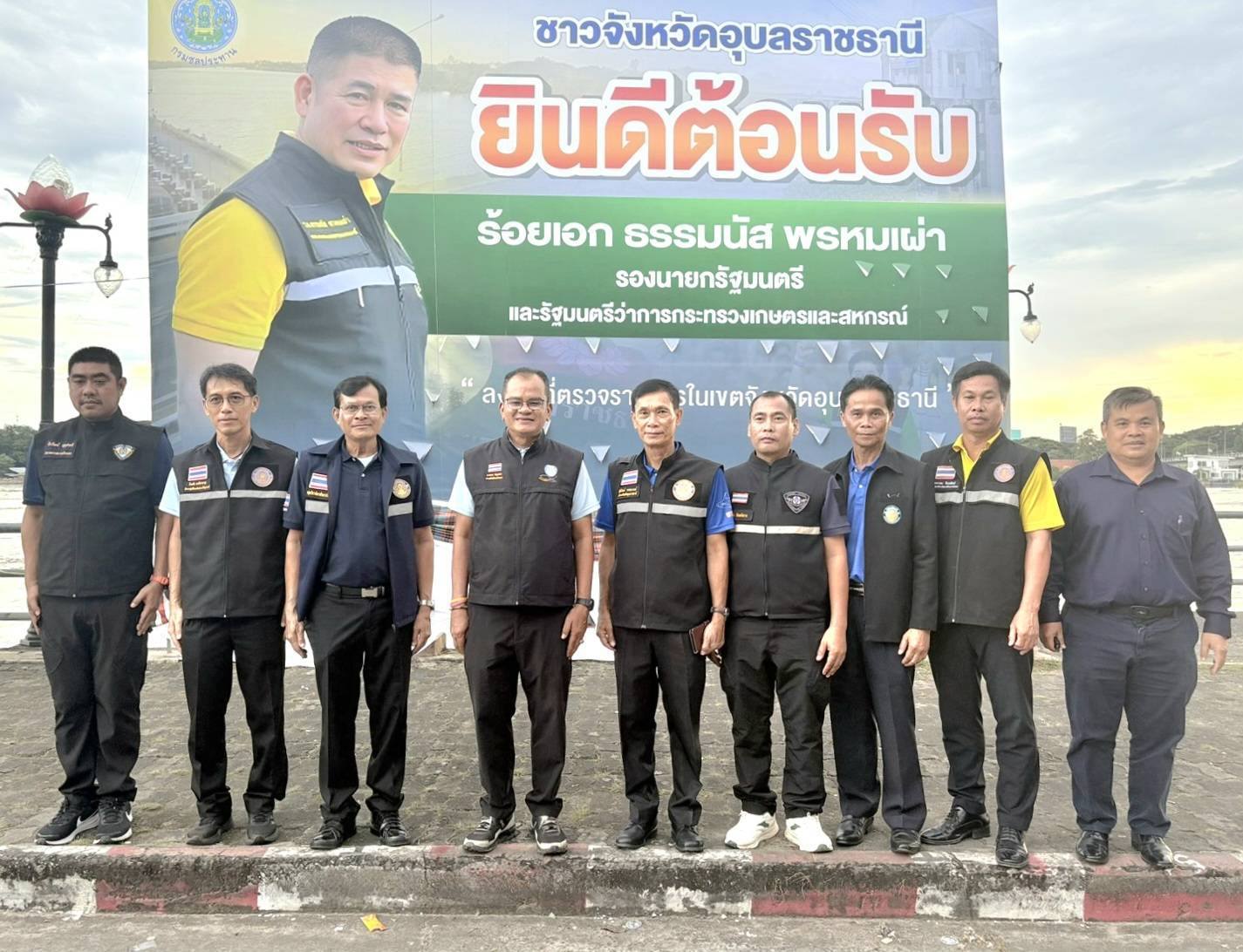 ร่วมติดตามรองนายกรัฐมนตรี และร..ชมภาพ