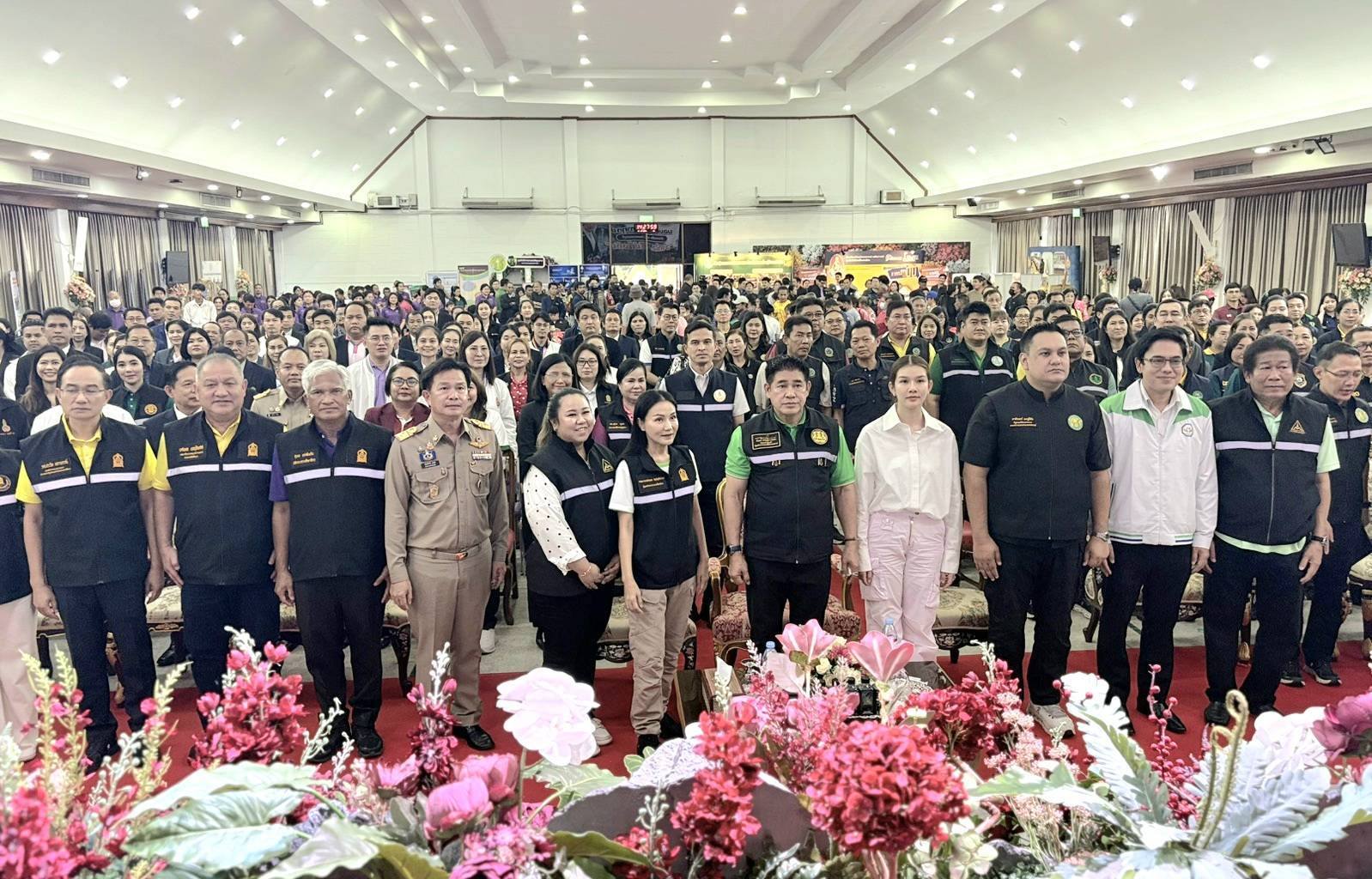 ร่วมติดตามรองนายกรัฐมนตรี และร..ชมภาพ