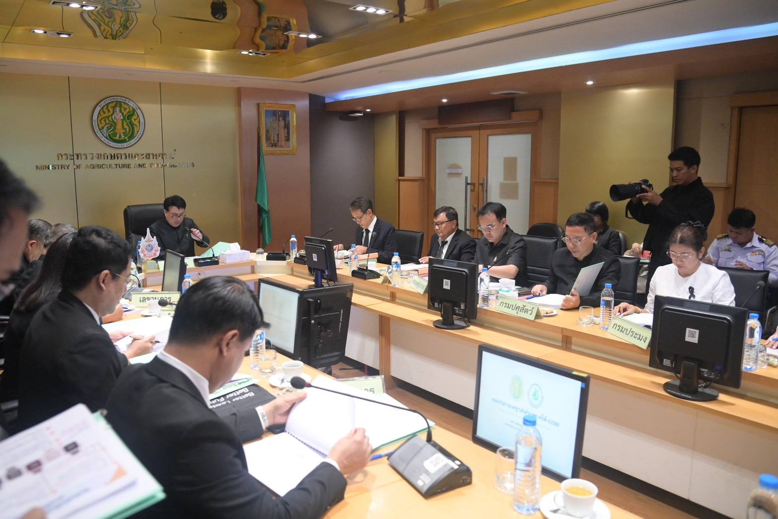 เข้าร่วมการประชุมคณะกรรมการมาต