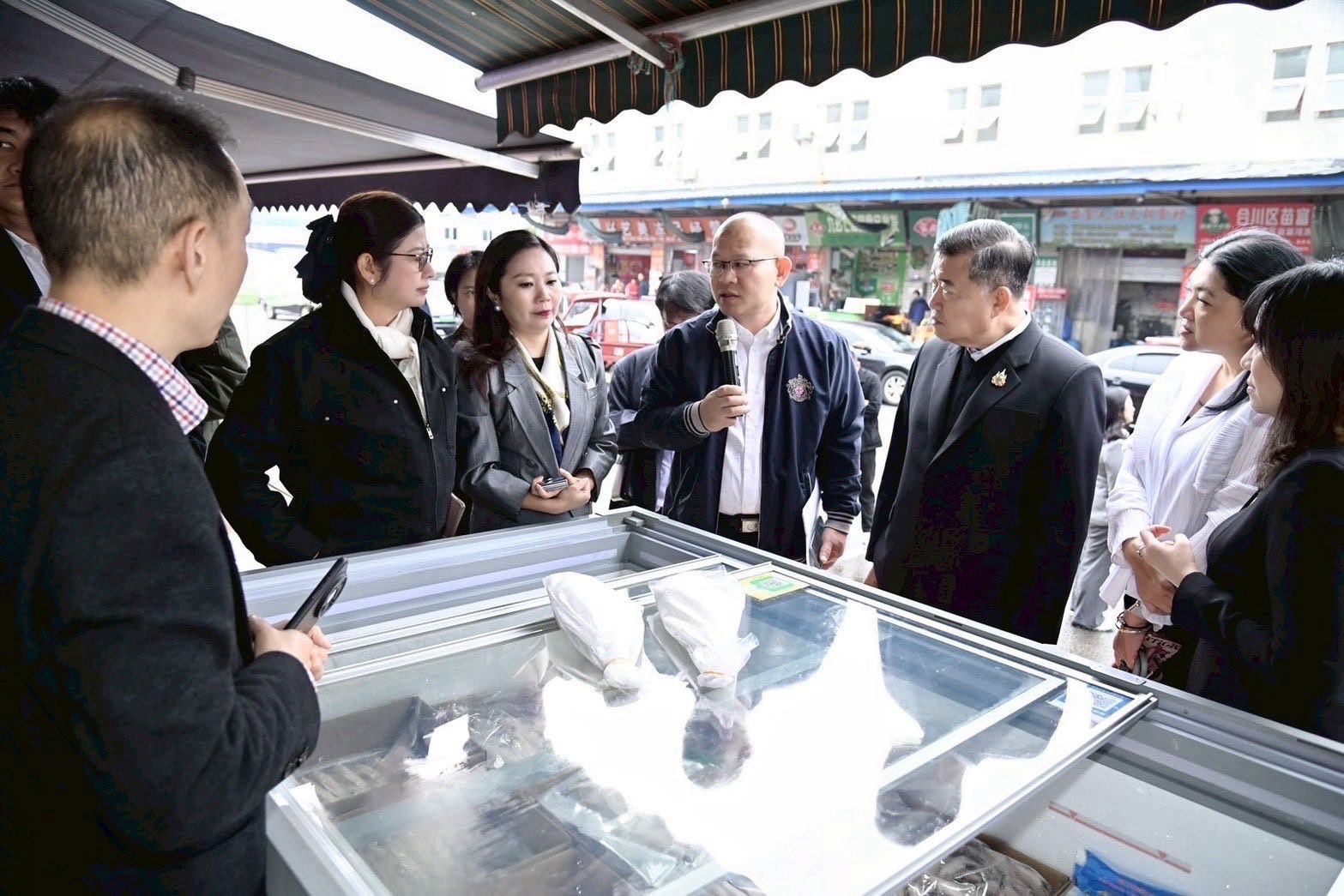  ณ ตลาดค้าส่งสินค้าเกษตรนานาชา